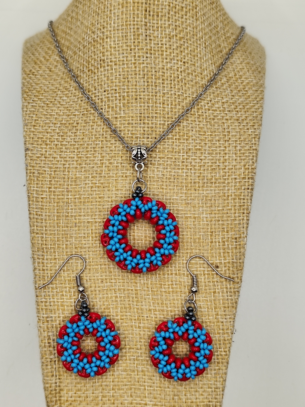 Red and Turquoise Beaded Circle Necklace and Earring Set